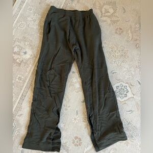 Revolve-strut this sweatpants